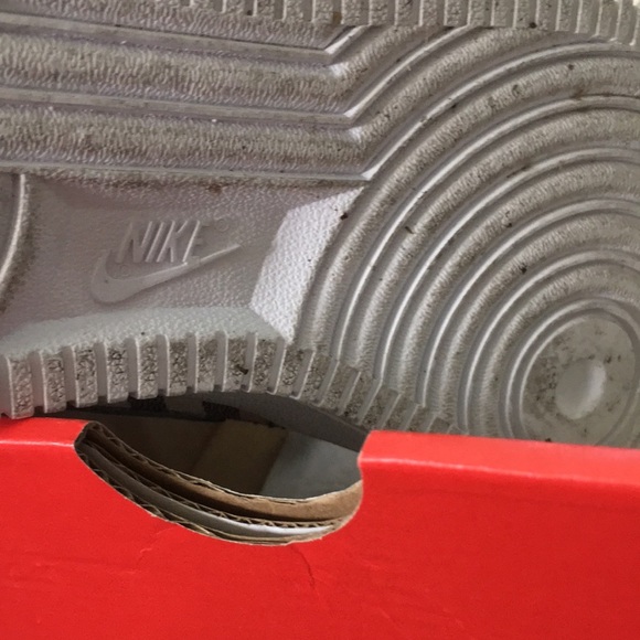 Nike custom design on Nike fits ladies 7 no bigger or smaller w box - Picture 7 of 7